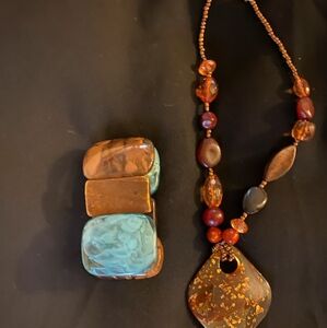 Elegant Multicolor Beaded Necklace